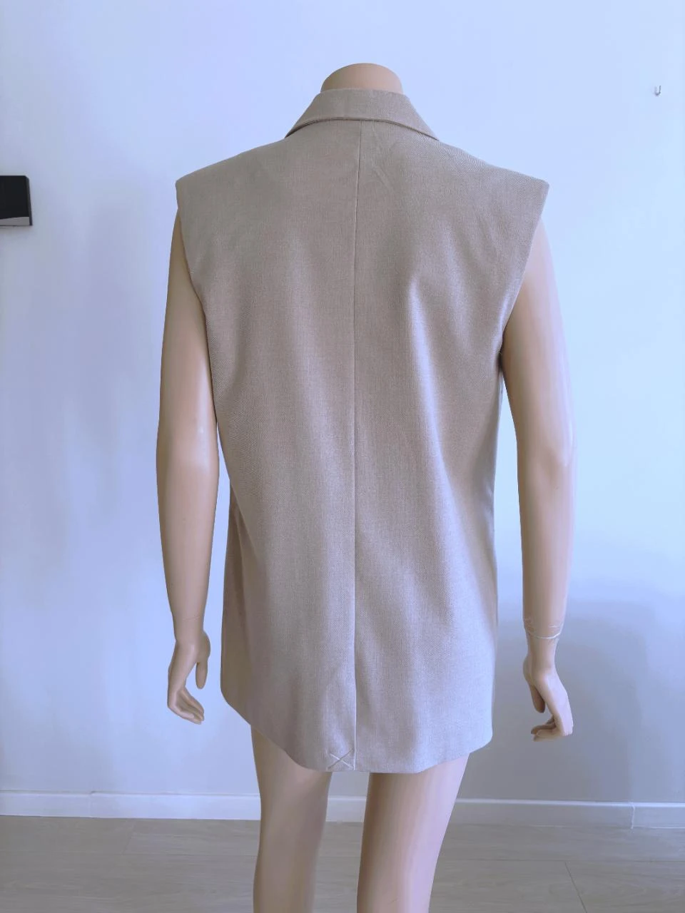 Blazer sin mangas Rouge Vila – Beige claro – Talla 36 – Chic y como nuevo – photo 4